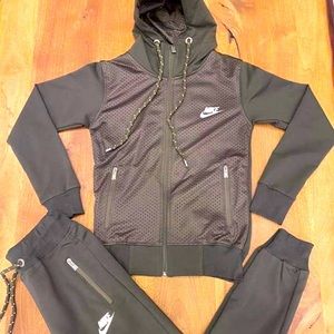 Nike Sweatsuit